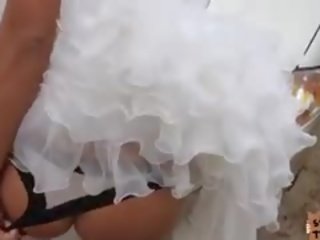 Adoleshent nuse amirah merr fucked në publike