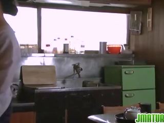 日本语 日趋成熟: 日本语 grown enchantress 同 她的 年轻 枯瘦 情人.
