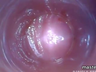 Pilyo tsek kendi stretches kanya soft vulva upang ang sukdulan