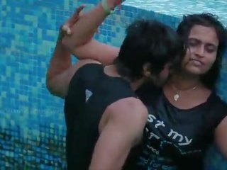 Jug indiane desi bhabhi fabulous romancë në duke notuar pishinë - hindi nxehtë i shkurtër movie-2016