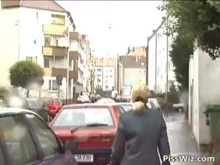 Perfected streetwalker pisses vse več na kraj