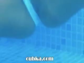 Pod vodo trak od lepo bradavičke
