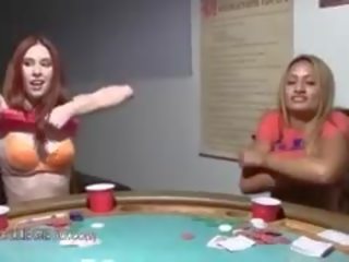 Noor tüdrukud coitus edasi pokker öö