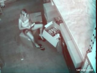Hottie has a superior orgasme immediately after masturbasi