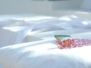 Extremely Wow Vagina Toying On A Sunbed