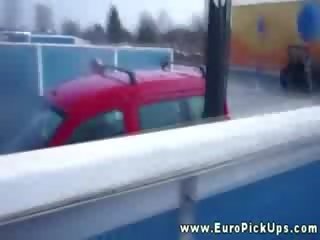 Vyzvednout nahoru euro auto mytí svůdnice fucks v veřejné