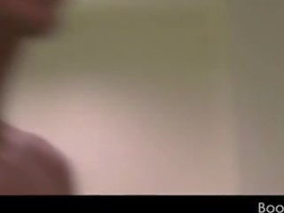 Insatiable amatore brune swallows penis në pov