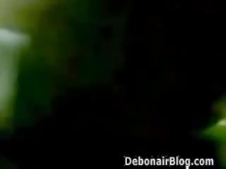 Haluten marathi pari smooching ja ottaa suullinen x rated elokuva sisään restau