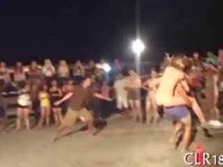 Tai geidulingas merginos pažinčių į laižyti kiekvienas lašas apie šiltas sperma