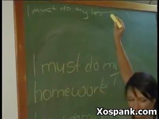 Shuplakë vitheve damsel në bodacious objekt adhurimi e pisët kapëse