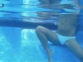 Underwater nggodha of nengsemake boobs