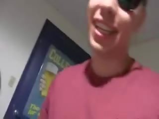Joven teenies follando en póquer noche