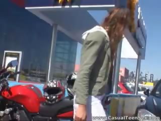 This great jatty fell in love with a smooth motorçy and when