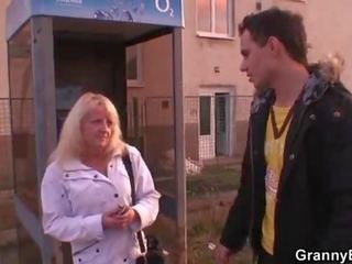 On výbery hore an starý neviestka a ofina ju