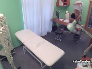 Najstnice bolnik uživa fukanje therapist
