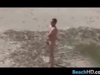 Spying On lascivious People At The Beach