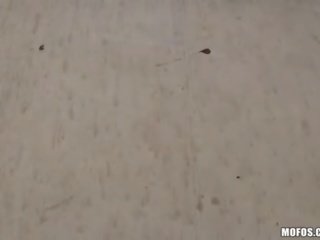 Kouření dospívající playgirl dostane každý fuckhole vyplněný