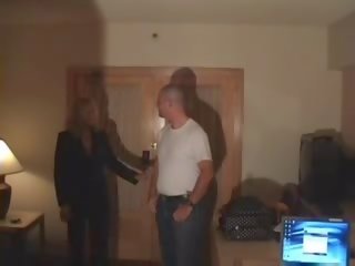 Ajaýyp curvy blondinka full-blown bangs repairman