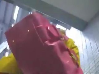 Bista mula sa ilalim ng palda nakaw video39