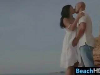 I martuar çift qirje nga the oqean