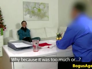 Kino düşmek director seduces ýaşlar to work in x rated film