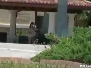 Dude vids jatty whos waiting on the awtobus