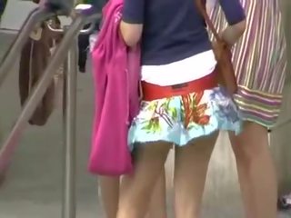 Bista mula sa ilalim ng palda nakaw video32