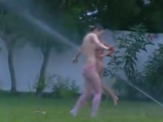 Irish pui sporturi acvatice în the gradina