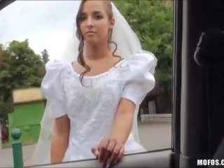 I pabesueshëm shpejt në të jetë nuse ditched nga të saj bf