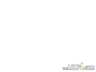 红发 天使 阿里尔 试 新 假阳具