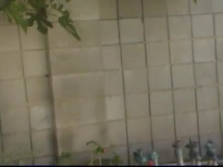 Alluring brunet ýaşlar zartyldap maýyrmak daşda x rated film