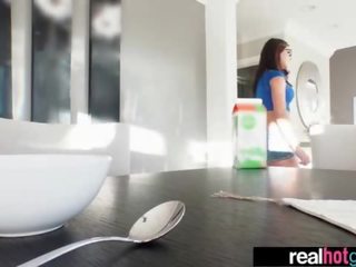 Hämmastav täiskasvanud video lint koos desiring teismeline amatöör gf (leah gotti) vid-19