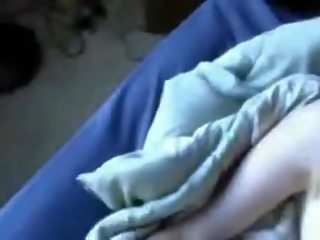 Redheaded gf merr një maskë