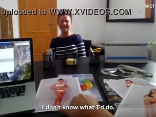 Gjoksmadhe adoleshent bythë derdhje