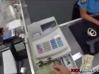 Malaking suso latina pulis makakakuha ng ipinako para pera