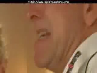 看 full-blown xxx 夹 成熟 成熟 脏 视频 奶奶 老 射精 射精