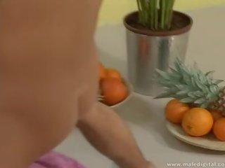Bez sedla kaluž klip two4