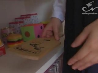 Spankee 该 三 姐妹