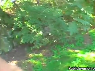 Une vigoureux quéquette chevauchée exercice