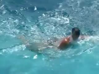 Alluring blondinka fuck hard by the basseýn