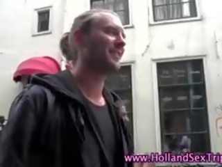 Blondinka gollandiýaly başlangyç real köçe gyz
