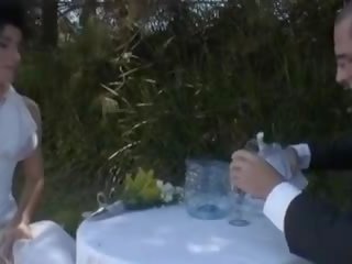 Besno fukanje 1 ura po poroka