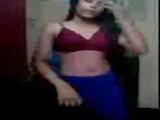 Comilla adoleshent lakuriq