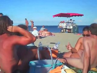 Mdtq goditjet të saj beau në lakuriq plazh nga voyeurs