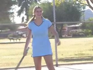Smooth brunette babeh reveals her massive hooters at tenis court