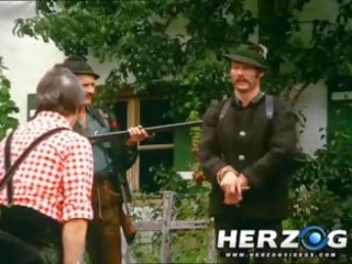 Ficken schwer ein groß titten blond femme fatale unter die baum
