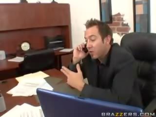 性交 办公室 脏 电影 同 麻烦的 面部护理