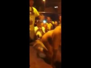 Shishe në të saj vaginë
