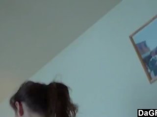 枯瘦 真棒 恩 女士 吸吮 和 騎術 我的 公雞