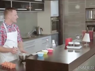 Ýaşlar nora catches duýguly jane giving bj